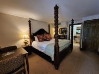 shady-lawn-lodge-hotel-room-2.jpg